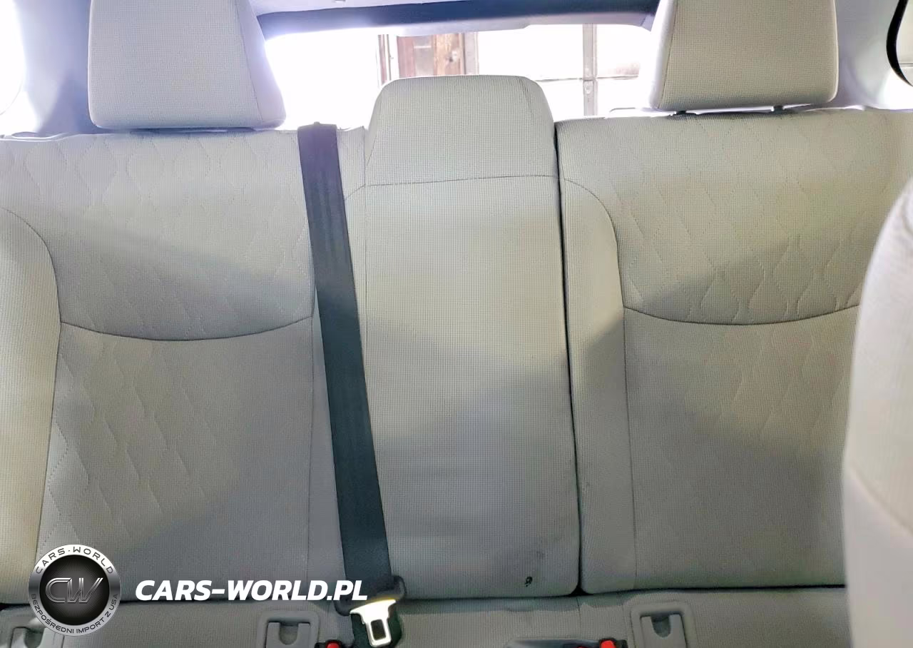 2025 Toyota Corolla Cross L VIN:7MUAAABG5SV125602 - 10