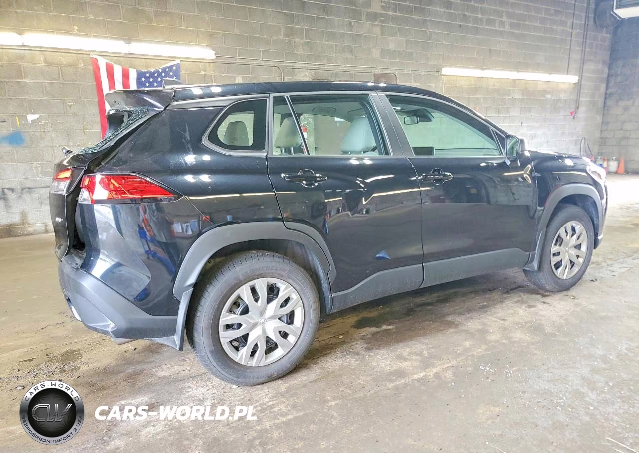2025 Toyota Corolla Cross L VIN:7MUAAABG5SV125602 - 3