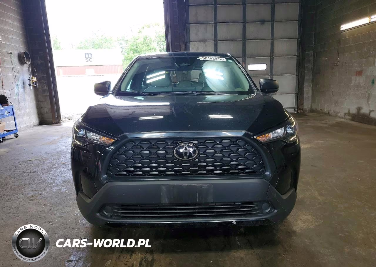 2025 Toyota Corolla Cross L VIN:7MUAAABG5SV125602 - 5