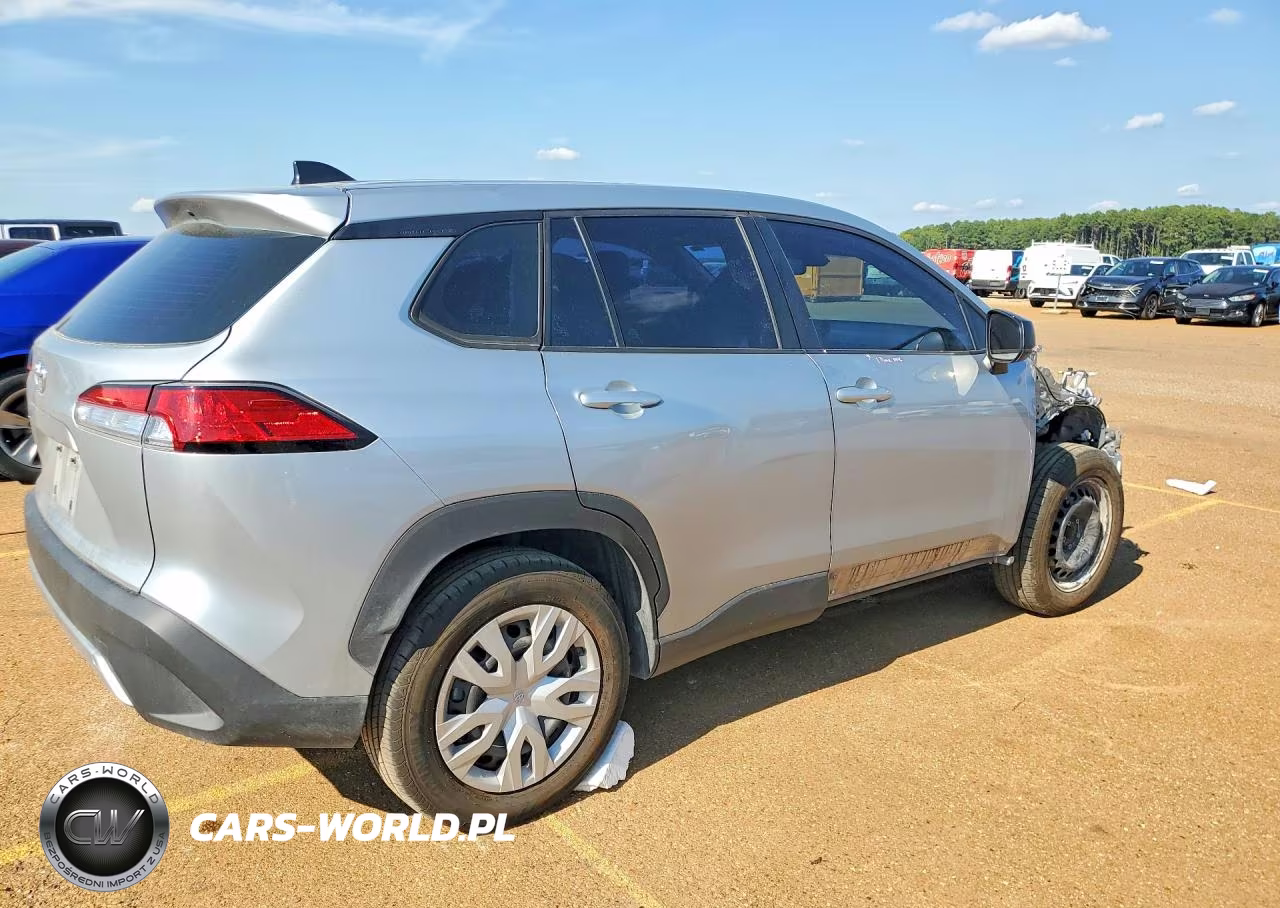 2022 Toyota Corolla Cross L VIN:7MUAAAAG3NV002287 - 3