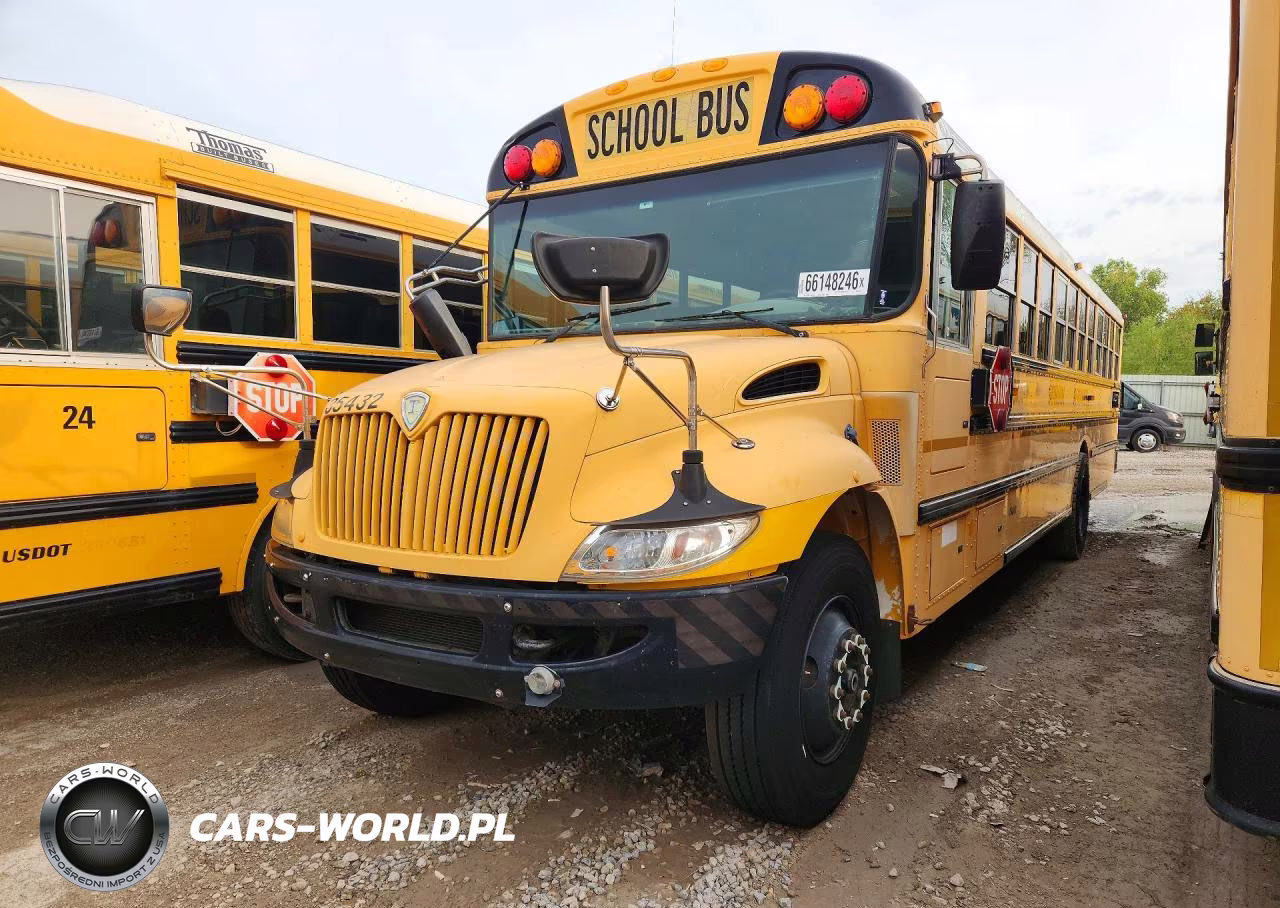 2013 Ic Corporation Ce Series School - School Bus – zdjęcie 1 z 13