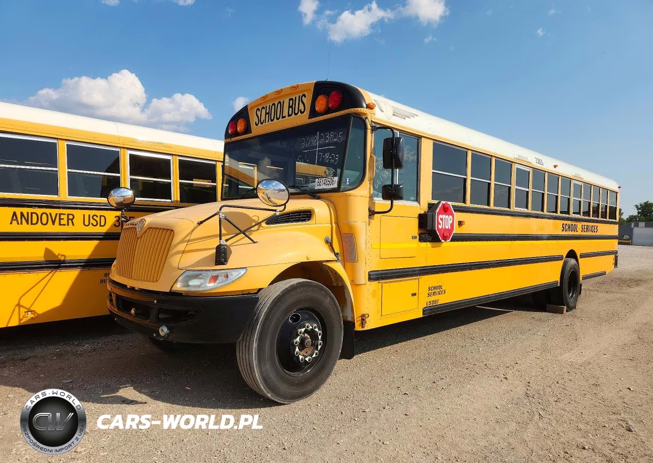 2013 Ic Corporation Ce Series School - School Bus – zdjęcie 1 z 13