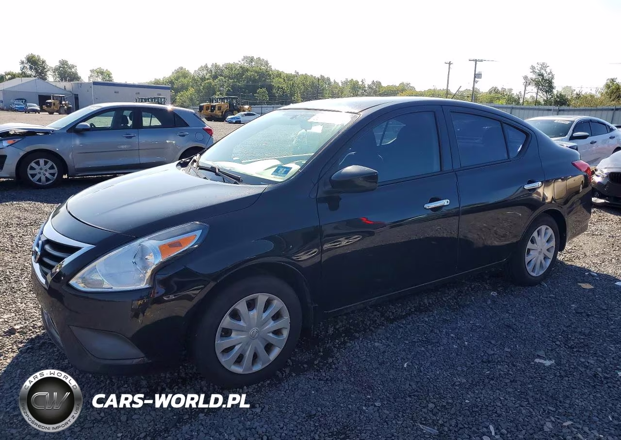 2015 Niss Versa