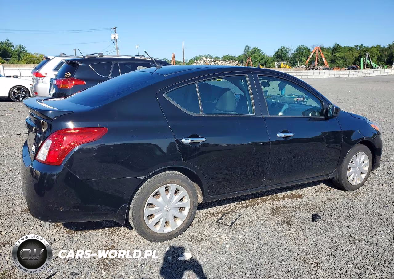 2015 Niss Versa VIN:3N1CN7APXFL830017 - 3