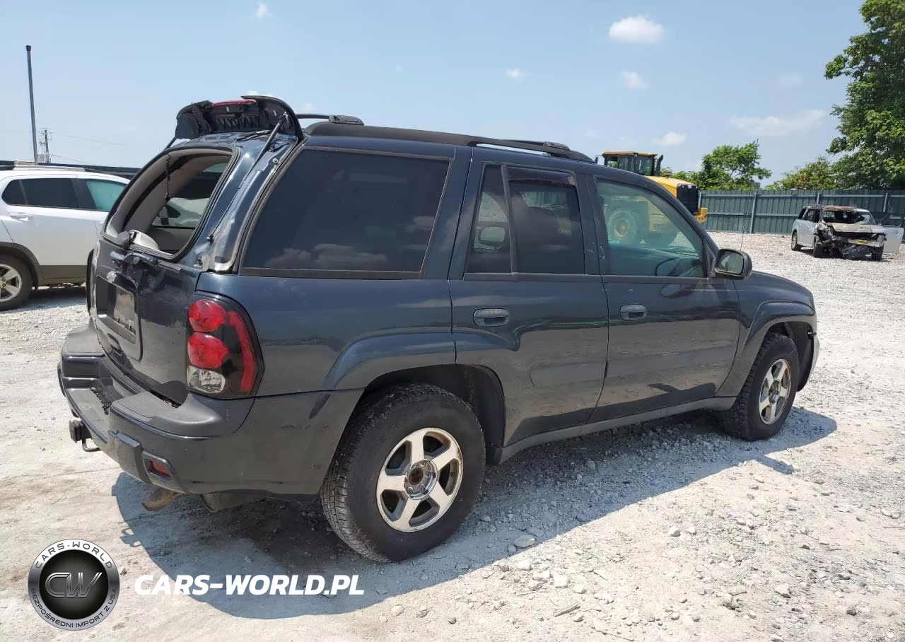 2005 Chevrolet Trailblazer Ls VIN:1GNDT13S352307869 - 3