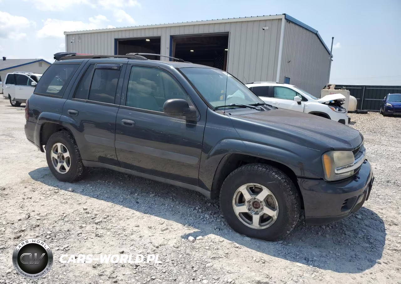 2005 Chevrolet Trailblazer Ls VIN:1GNDT13S352307869 - 4