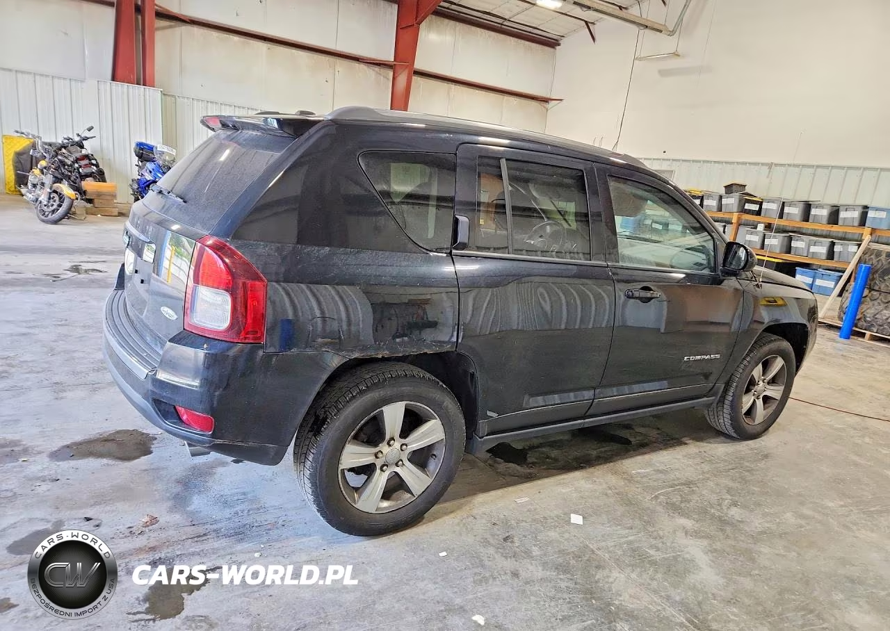 2016 Jeep Compass Latitude VIN:1C4NJDEB2GD696349 - 3