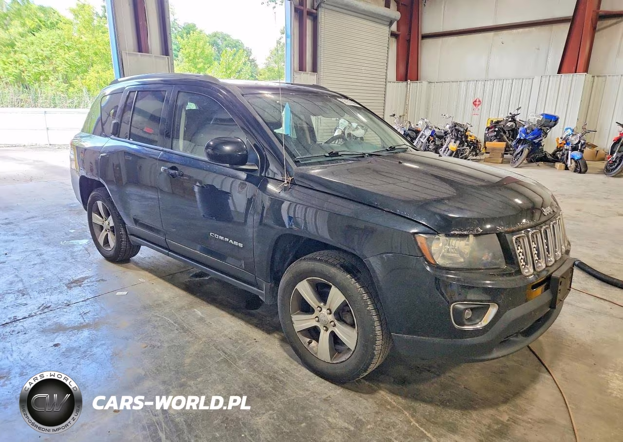 2016 Jeep Compass Latitude VIN:1C4NJDEB2GD696349 - 4