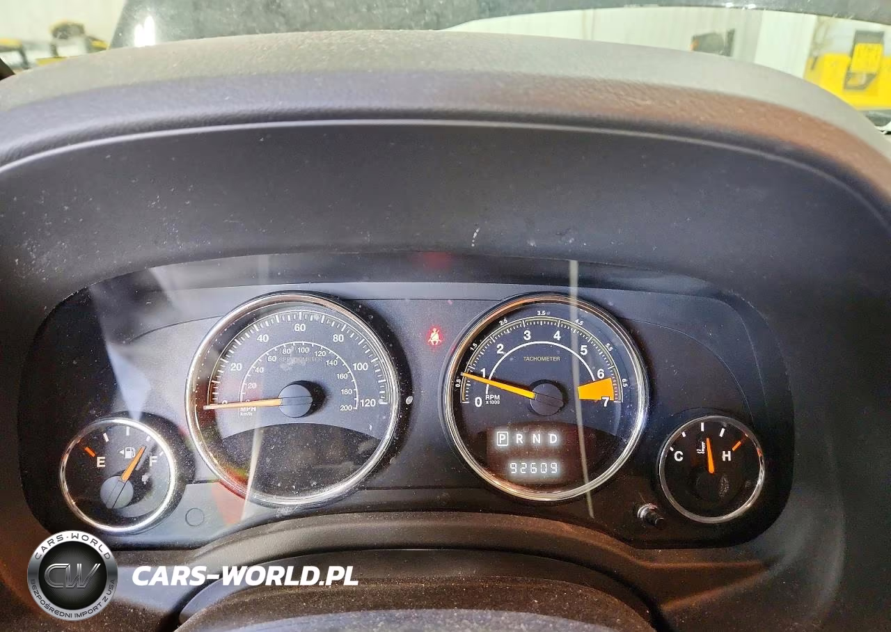 2016 Jeep Compass Latitude VIN:1C4NJDEB2GD696349 - 9