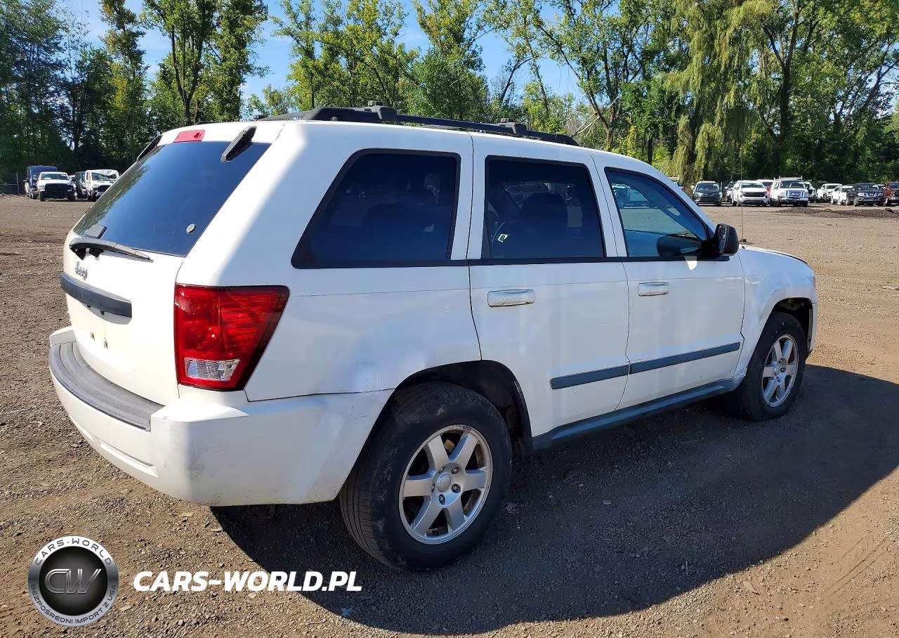 2008 Jeep Grand Cherokee Laredo VIN:1J8GR48K28C158893 - 3