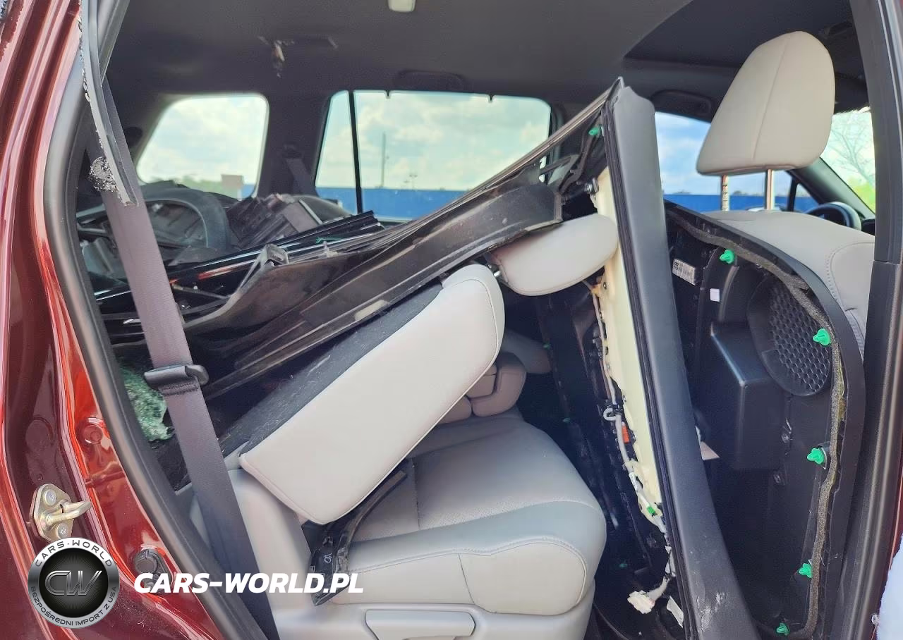 2019 Honda Passport Touring VIN:5FNYF8H94KB029539 - 10