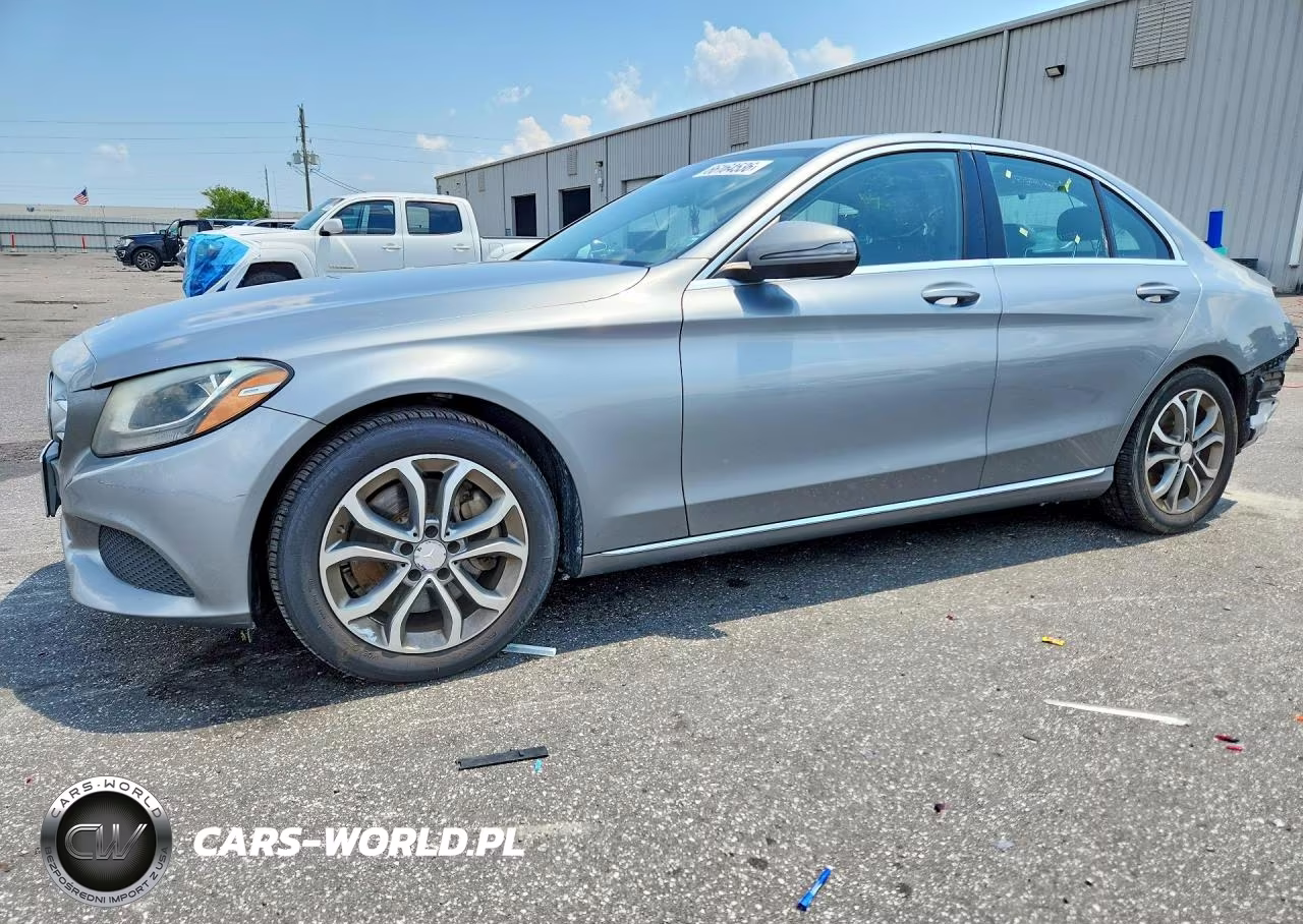 2016 Mercedes-Benz C 300 – zdjęcie 1 z 12