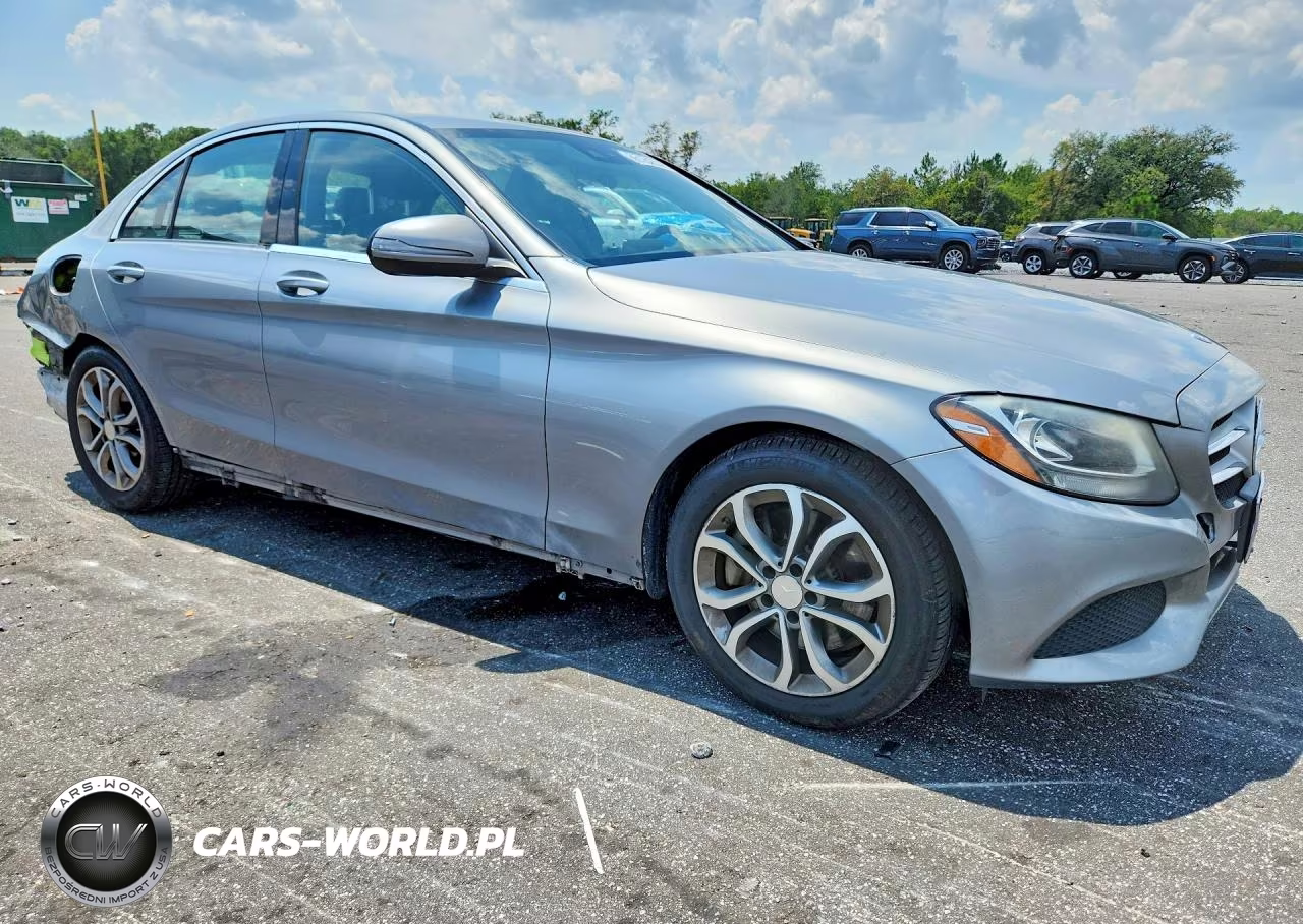 2016 Mercedes-Benz C 300 VIN:55SWF4JB3GU127898 - 4