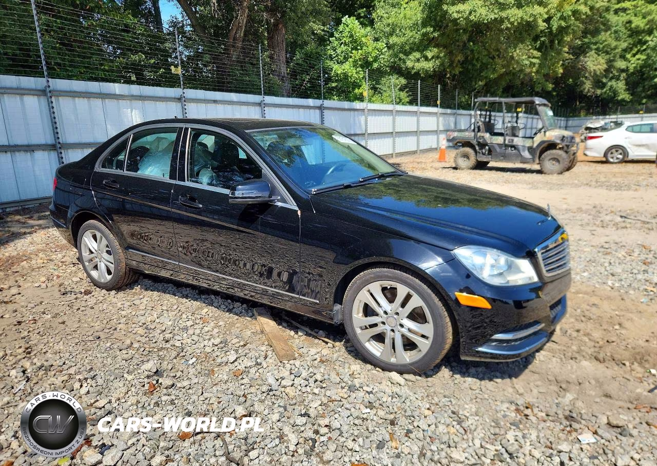 2014 Mercedes-Benz C 300 4Matic VIN:WDDGF8AB8ER325032 - 4