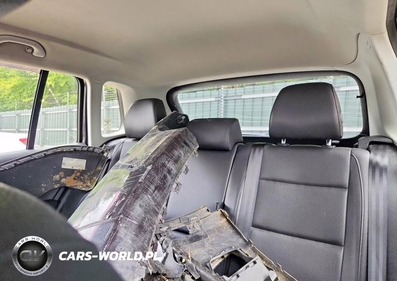 2016 Volkswagen Tiguan S VIN:WVGBV7AX8GW592605 - 10