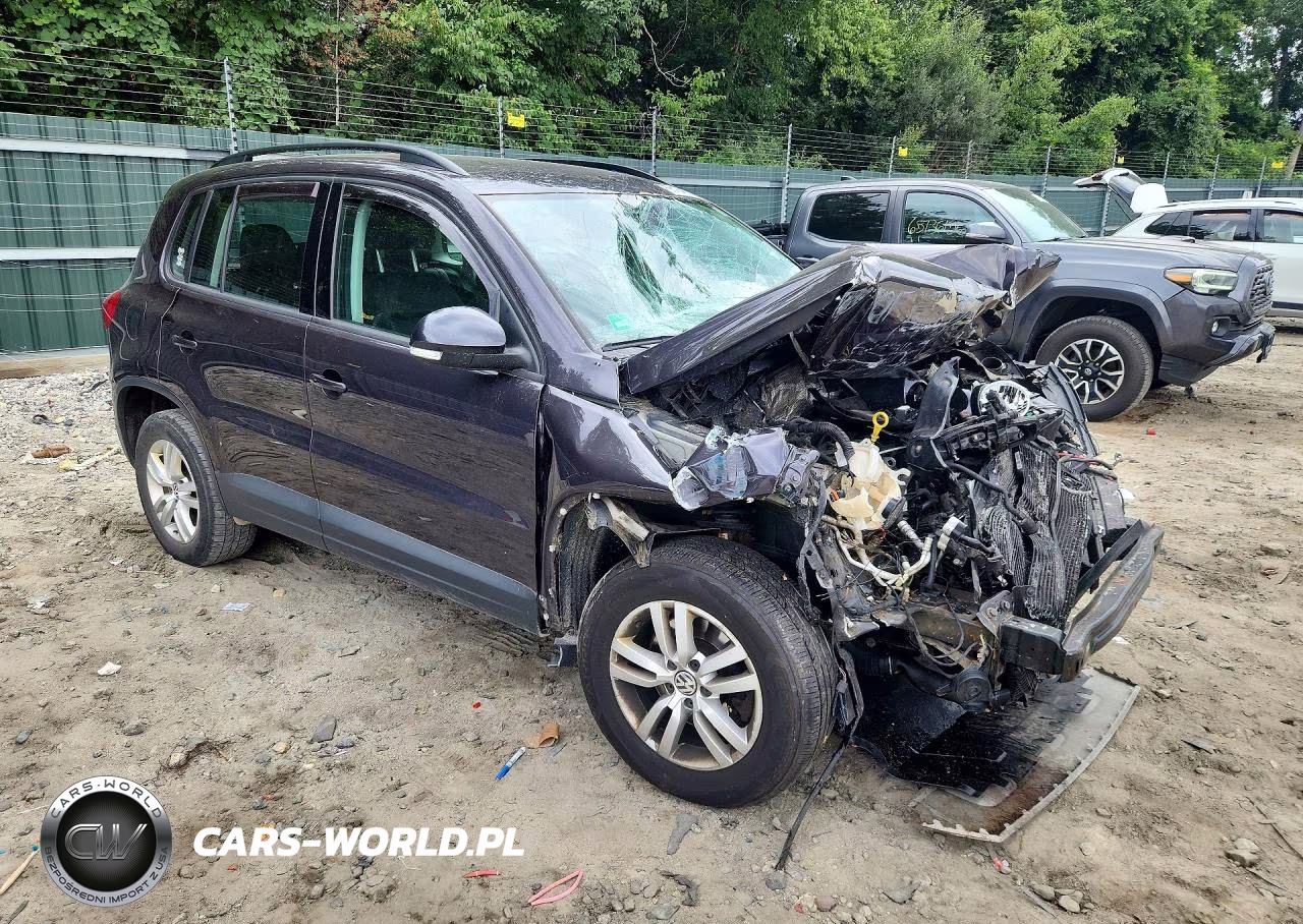 2016 Volkswagen Tiguan S VIN:WVGBV7AX8GW592605 - 4