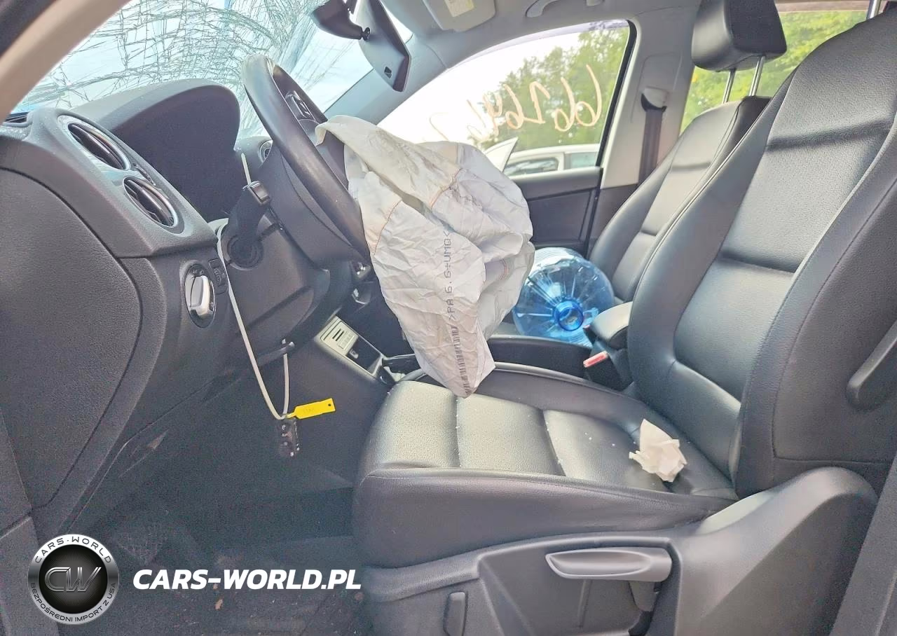 2016 Volkswagen Tiguan S VIN:WVGBV7AX8GW592605 - 7