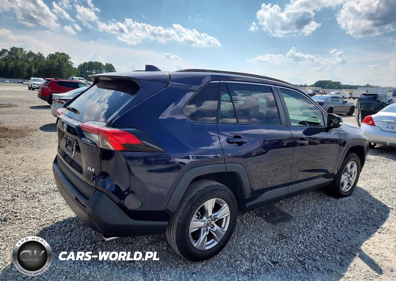 2022 Toyota Rav4 Xle VIN:2T3W1RFV5NW219327 - 3
