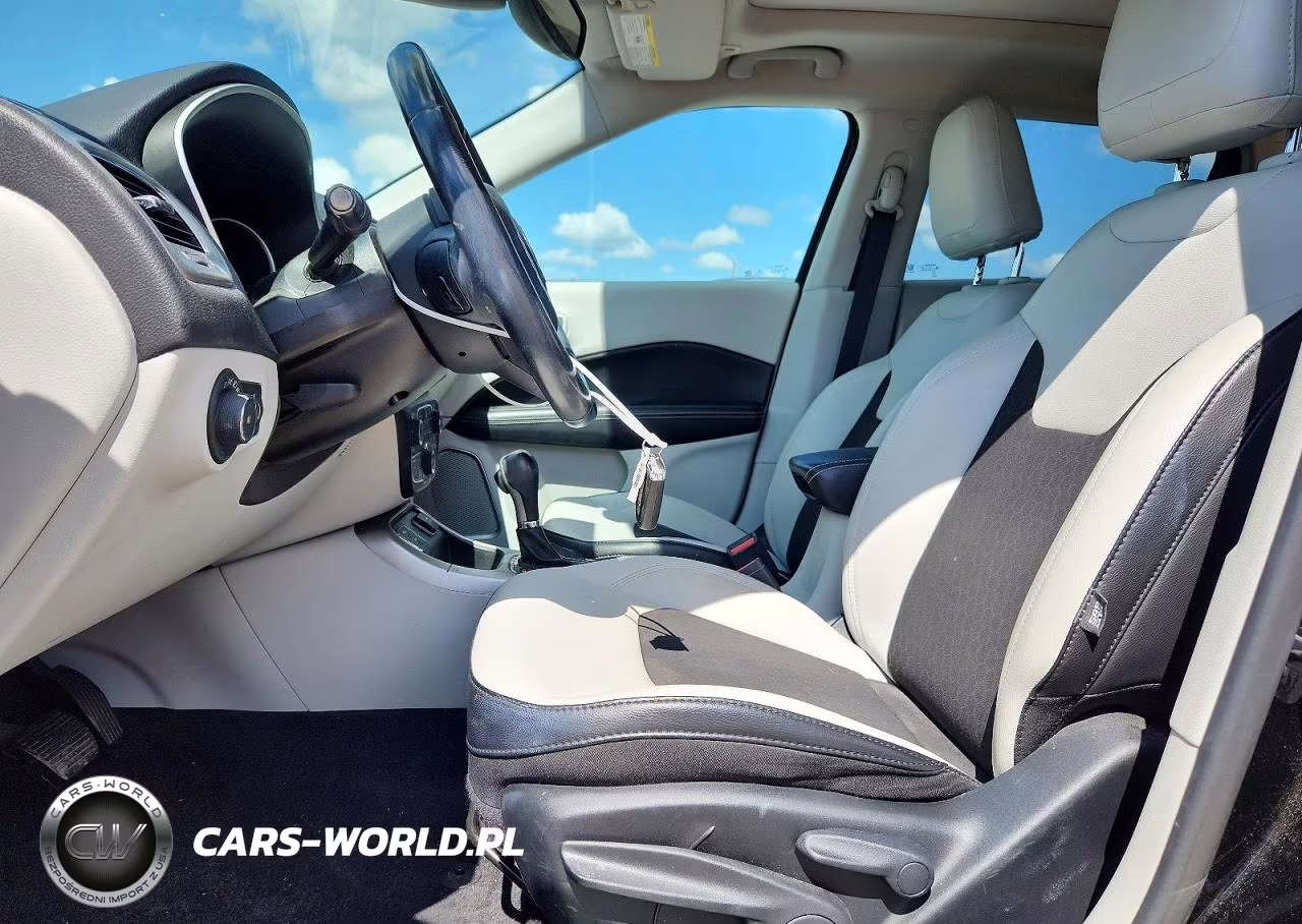 2019 Jeep Compass Latitude VIN:3C4NJCBB5KT832295 - 7