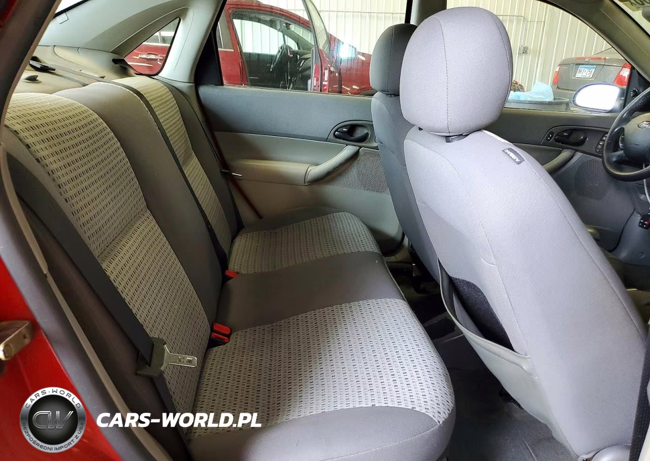 2005 Ford Focus Zx4 VIN:1FAHP34N55W254030 - 10