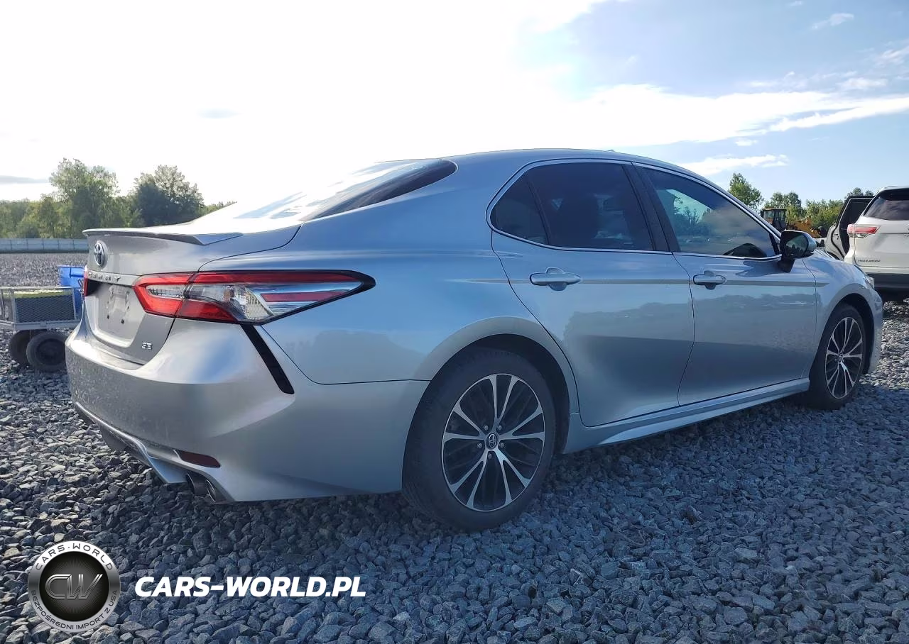 2018 Toyota Camry Se VIN:4T1B11HK8JU073284 - 3