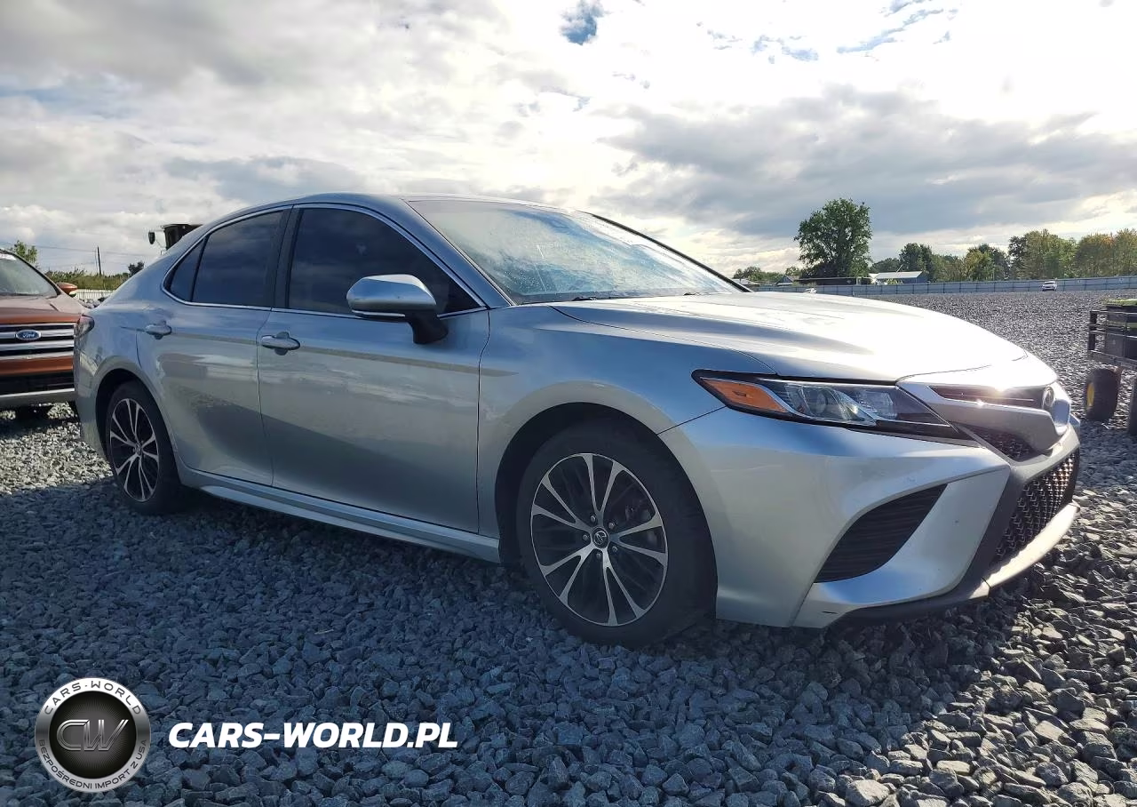 2018 Toyota Camry Se VIN:4T1B11HK8JU073284 - 4