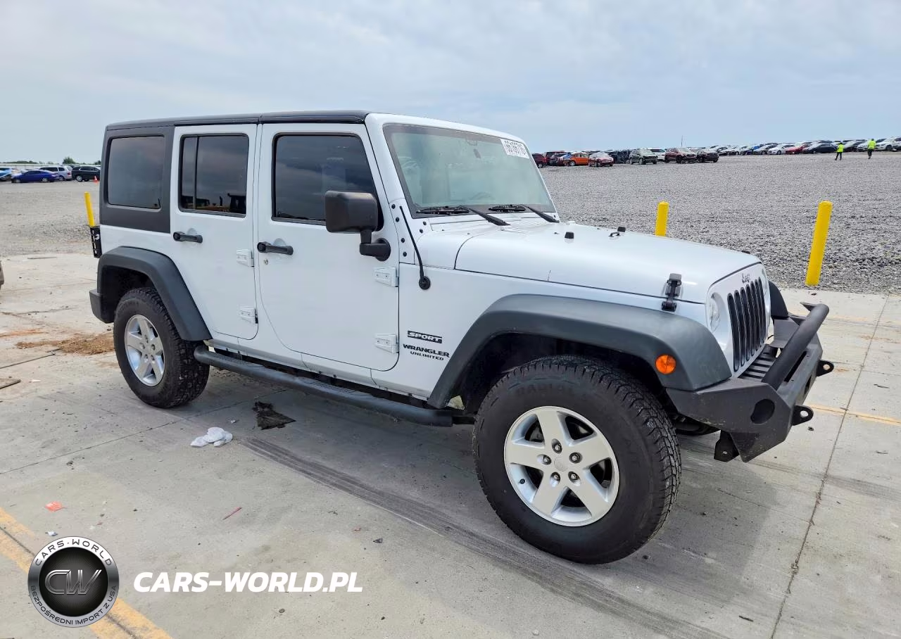 2015 Jeep Wrangler Unlimited Sport VIN:1C4BJWDG0FL605546 - 4