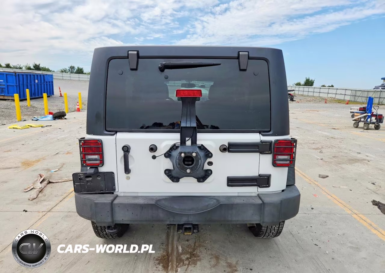 2015 Jeep Wrangler Unlimited Sport VIN:1C4BJWDG0FL605546 - 6