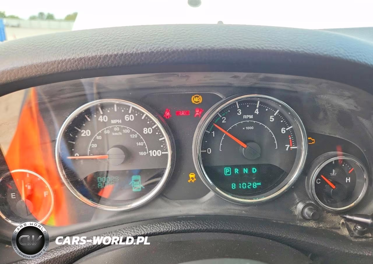 2015 Jeep Wrangler Unlimited Sport VIN:1C4BJWDG0FL605546 - 9