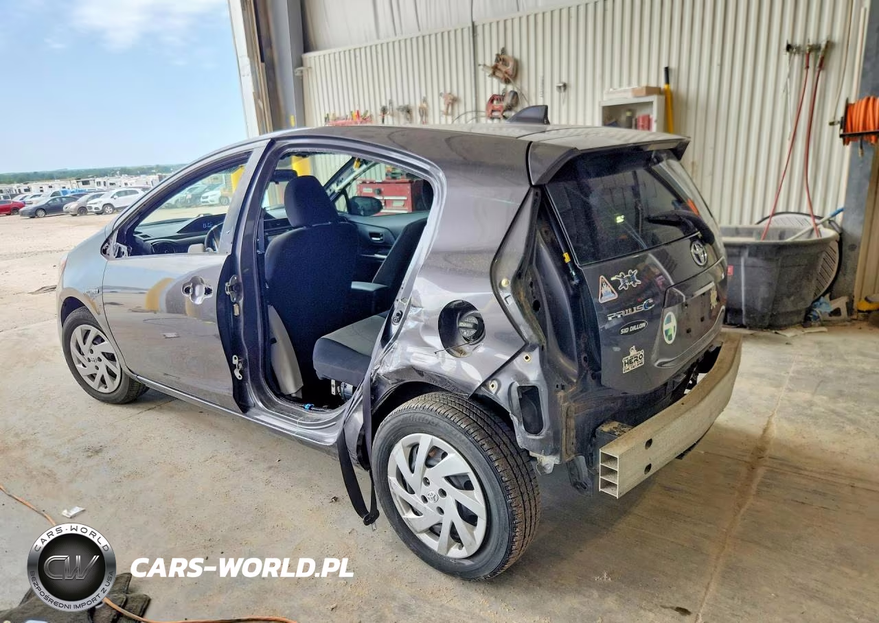 2015 Toyota Prius C Two VIN:JTDKDTB34F1105598 - 2