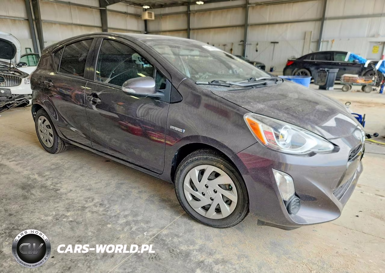 2015 Toyota Prius C Two VIN:JTDKDTB34F1105598 - 4