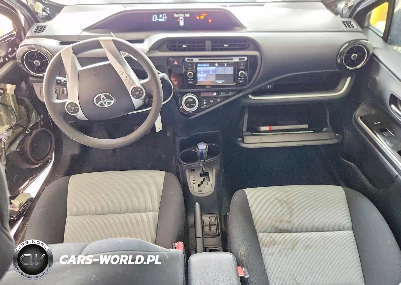 2015 Toyota Prius C Two VIN:JTDKDTB34F1105598 - 8