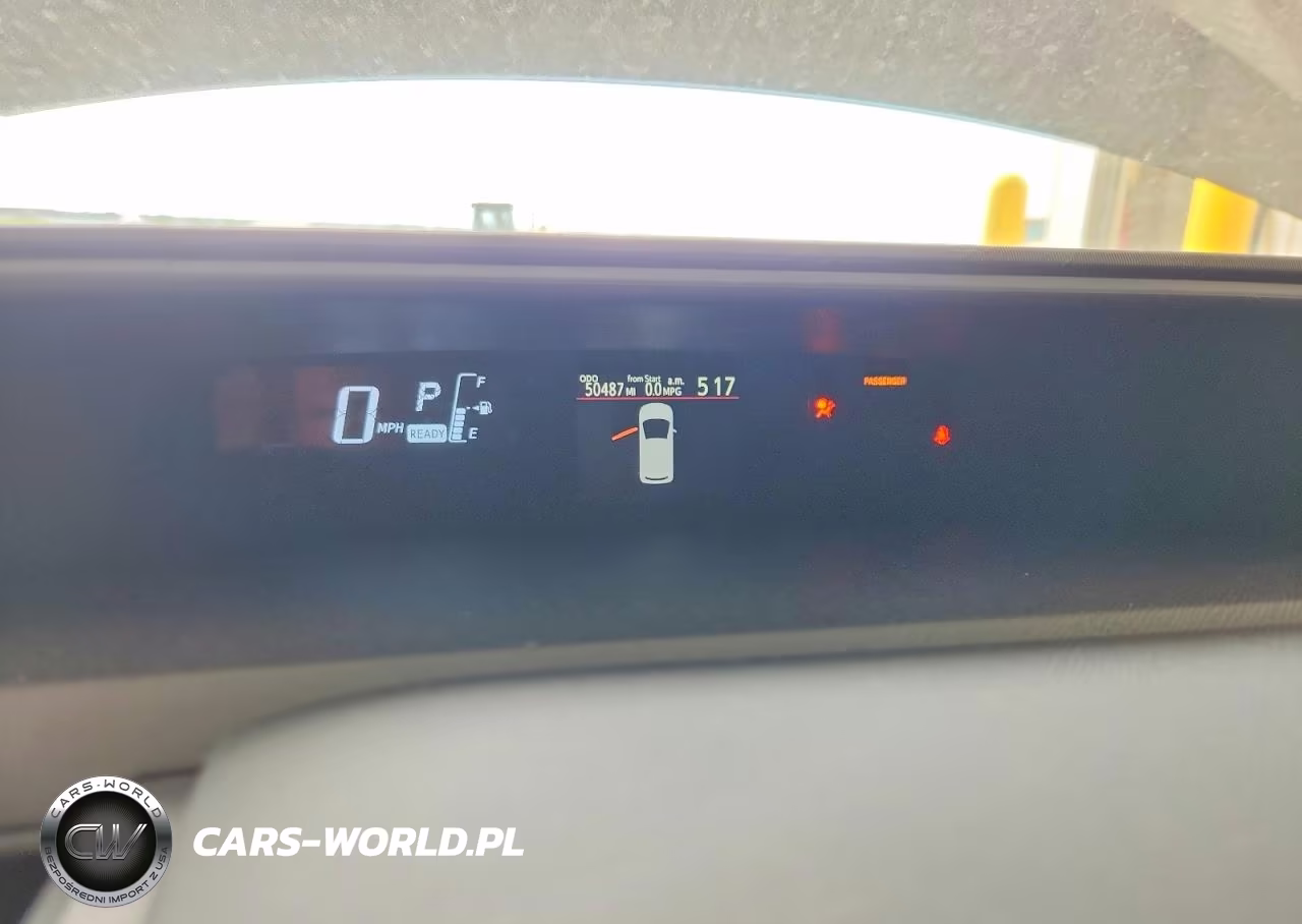 2015 Toyota Prius C Two VIN:JTDKDTB34F1105598 - 9