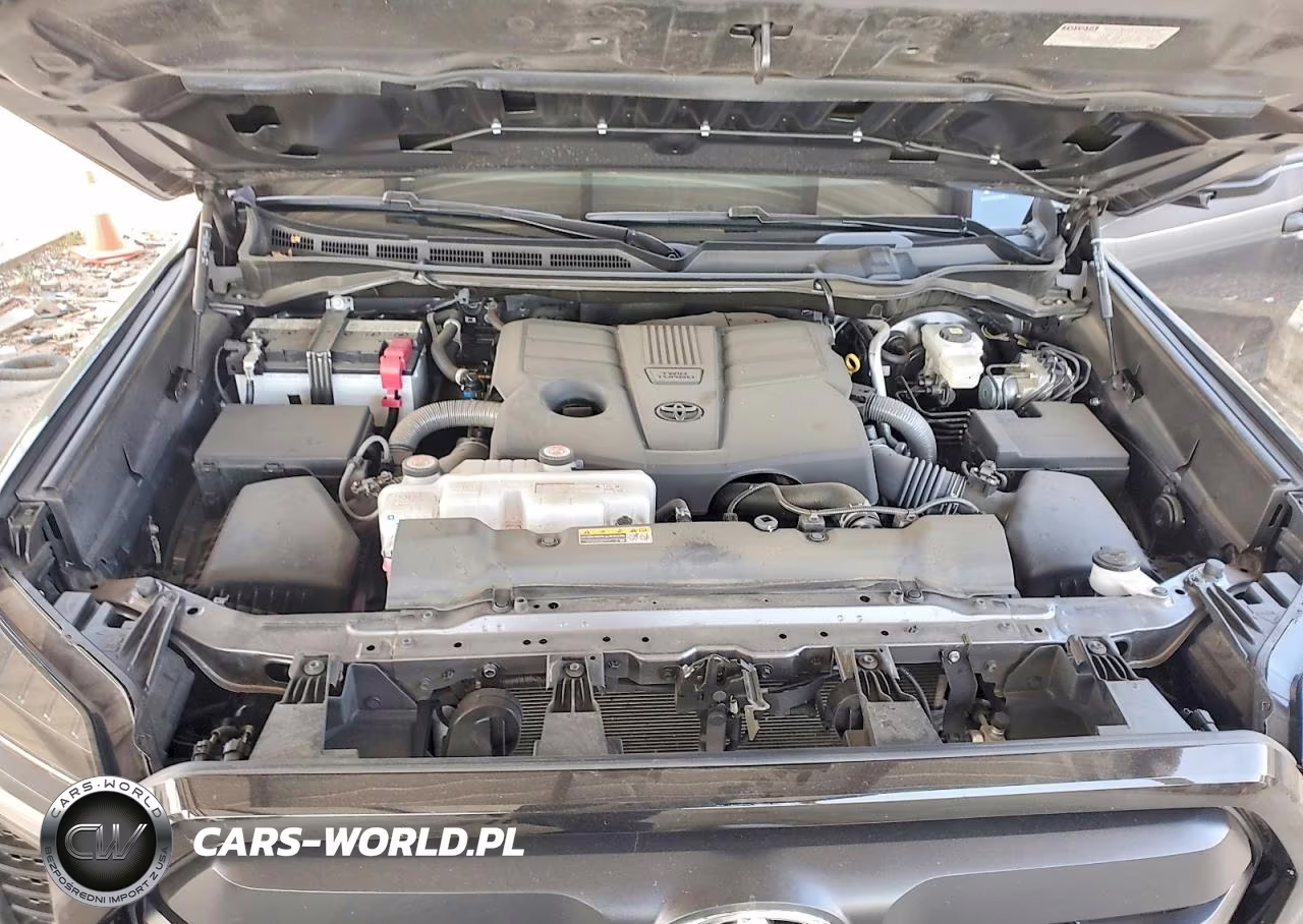 2025 Toyota Tundra Sr VIN:5TFKB5DB0SX323308 - 11