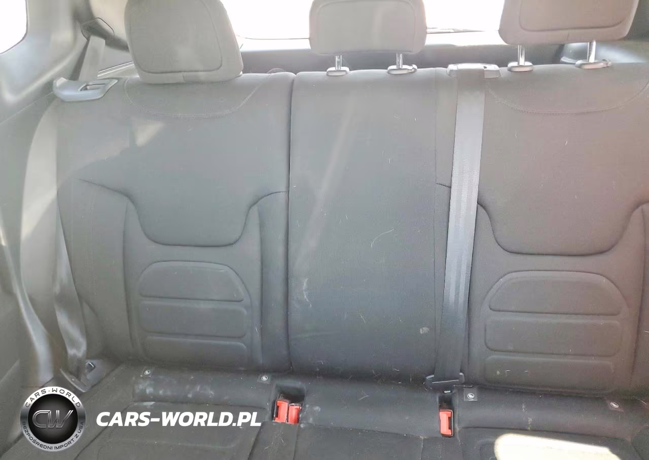 2019 Jeep Renegade Latitude VIN:ZACNJABB9KPJ78037 - 10