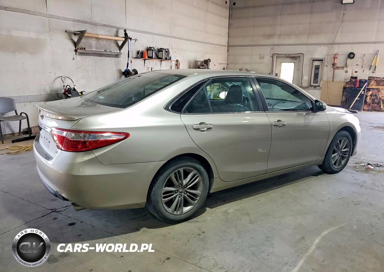 2017 Toyota Camry Se VIN:4T1BF1FK9HU768453 - 3