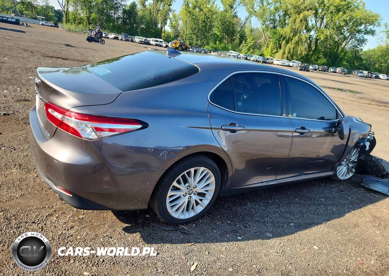2019 Toyota Camry Xle VIN:4T1B11HK6KU296764 - 3