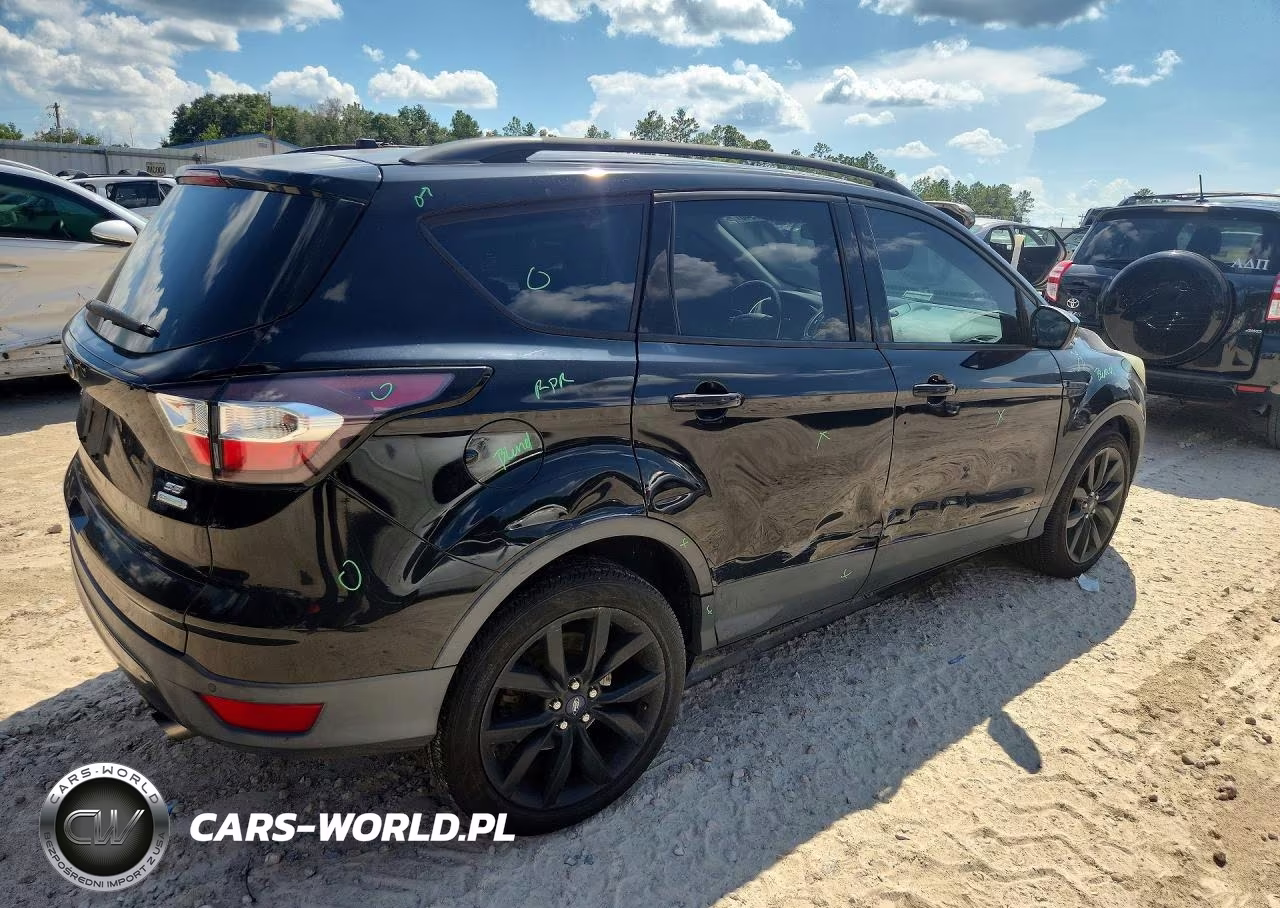 2017 Ford Escape Se VIN:1FMCU0G91HUC71896 - 3