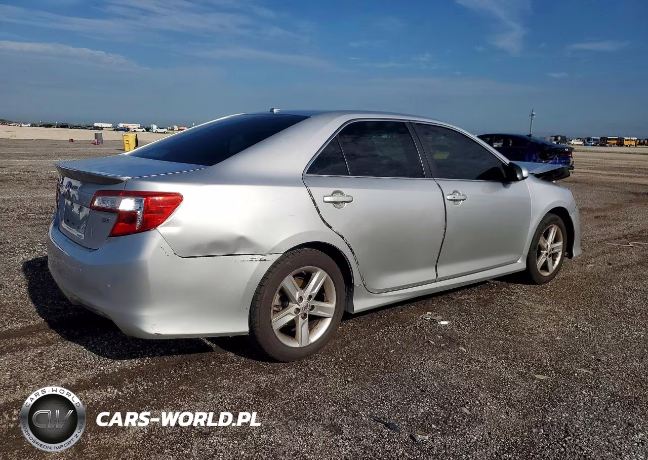 2014 Toyota Camry Se VIN:4T1BF1FK0EU371970 - 3