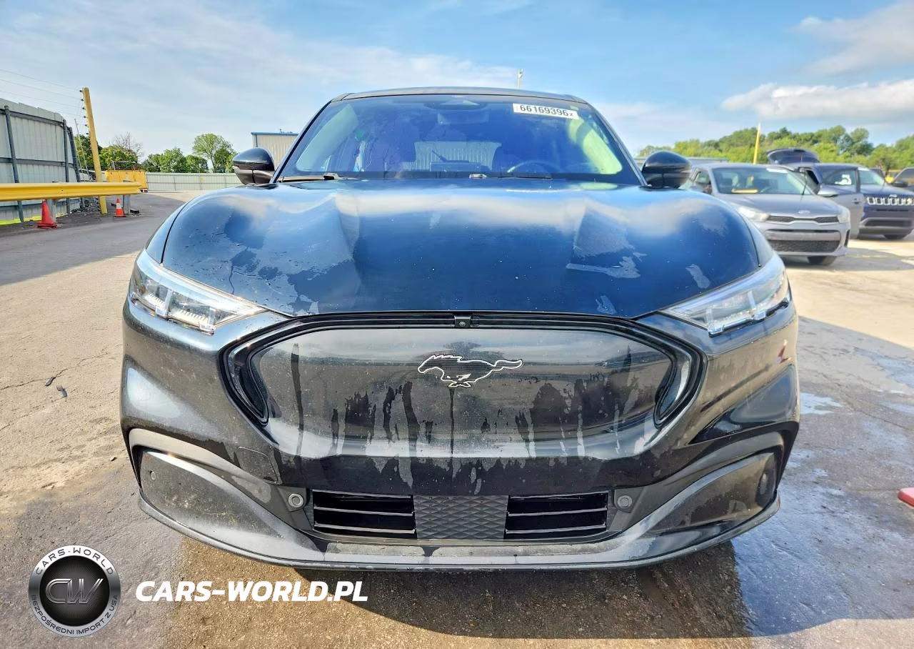 2022 Ford Mustang Mach-E Premium VIN:3FMTK3SU8NMA11448 - 5