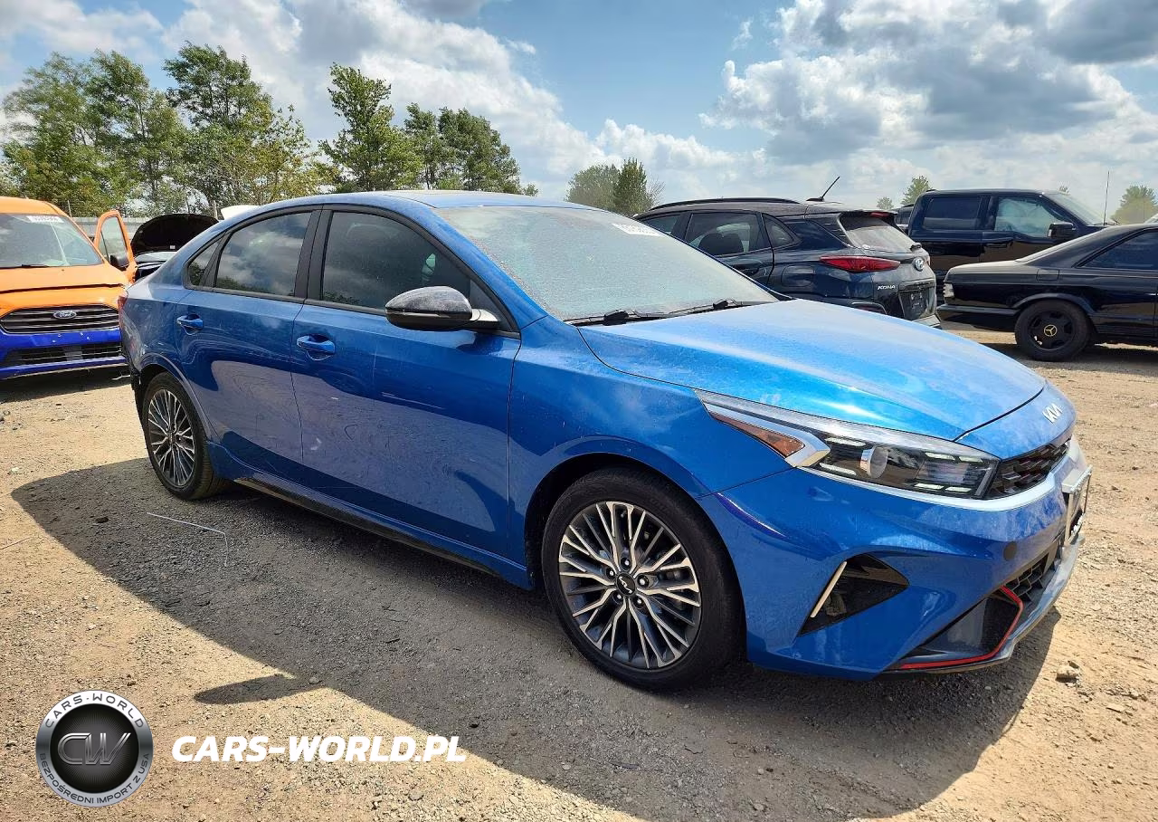 2023 Kia Forte Gt Line VIN:3KPF54AD1PE616098 - 4