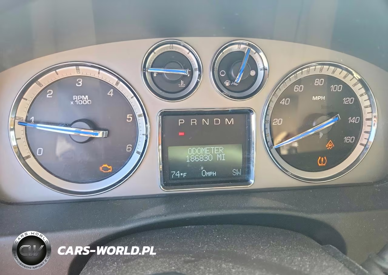 2010 Cadillac Escalade Luxury VIN:1GYUKBEF7AR212177 - 9