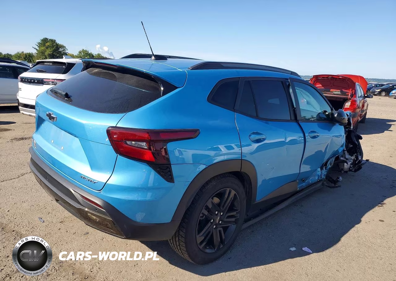 2025 Chevrolet Trax Activ VIN:KL77LKEP4SC027594 - 3