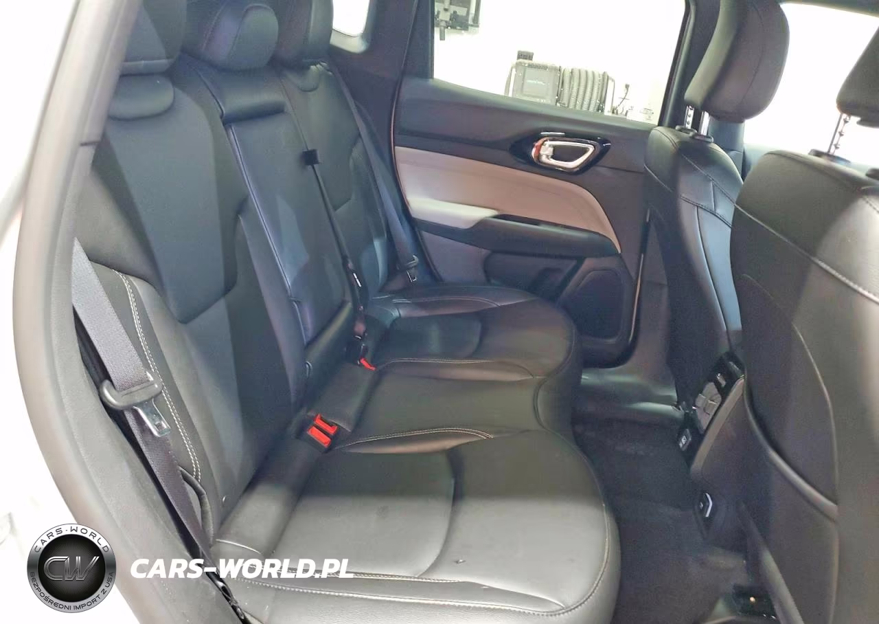 2025 Jeep Compass Limited VIN:3C4NJDCNXST580638 - 11
