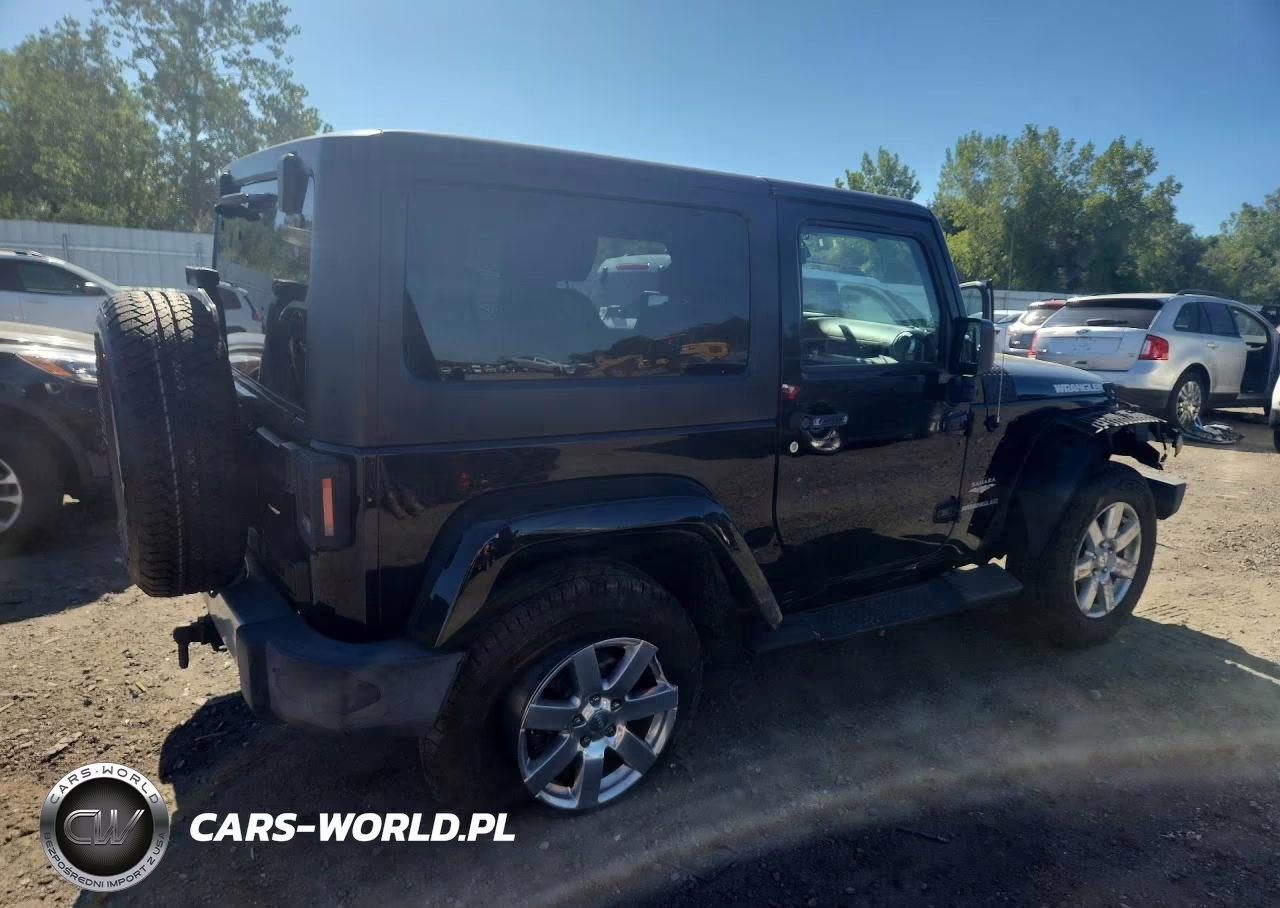2015 Jeep Wrangler Sahara VIN:1C4AJWBG9FL569838 - 3