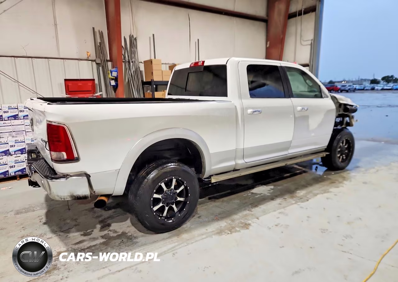 2016 Ram 2500 Laramie VIN:3C6UR5FL8GG183053 - 3