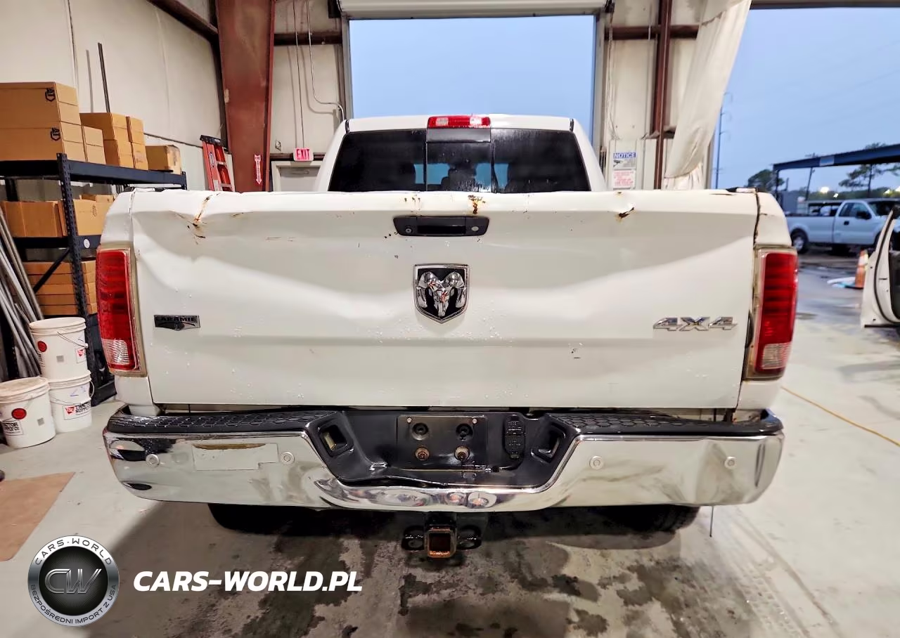 2016 Ram 2500 Laramie VIN:3C6UR5FL8GG183053 - 6