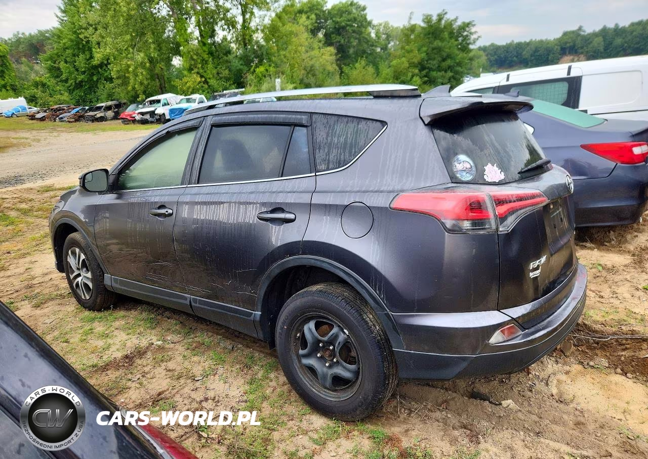 2018 Toyota Rav4 Le VIN:JTMBFREV6JJ251245 - 2