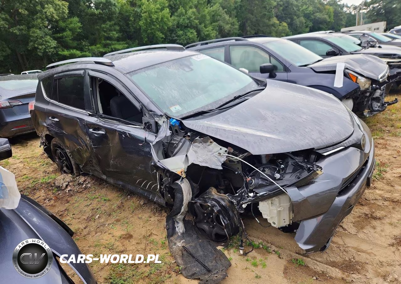2018 Toyota Rav4 Le VIN:JTMBFREV6JJ251245 - 4