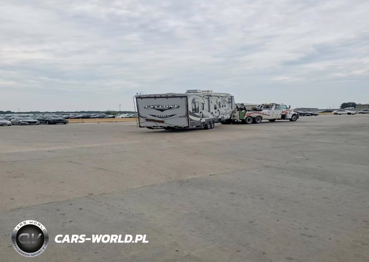2012 Heartland Cyclone Camper VIN:5SFCG3629CE238422 - 11